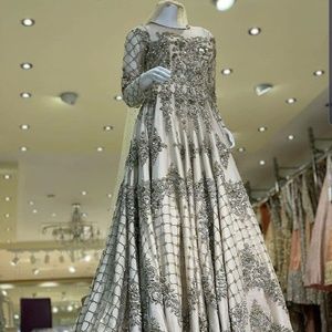 Meet your Posher, Syeda